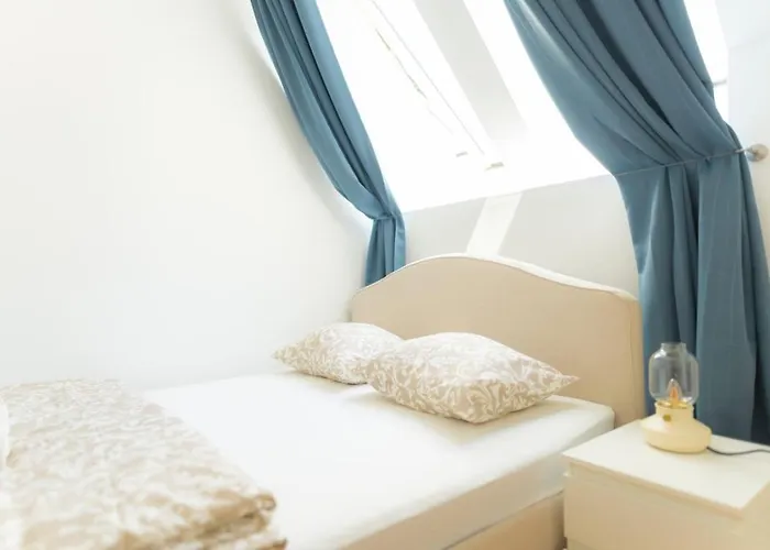 Superior 3-bedroom Penthouse With Terrace Near Praterstern شقة *